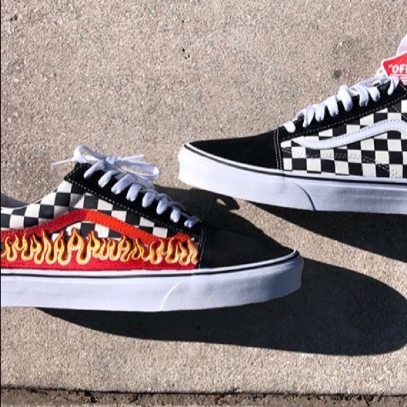 Custom vans - Picture 3 of 5